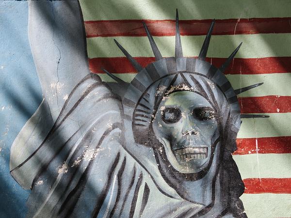 Anti-US mural on the former US embassy in Tehran