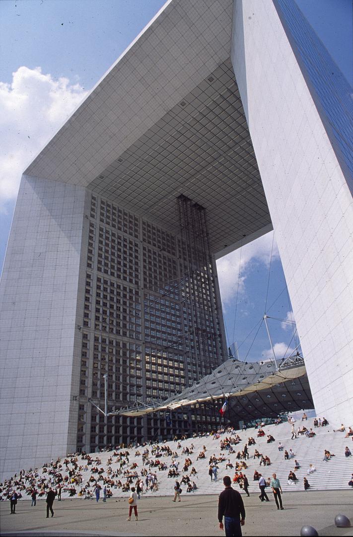 The grand ark of "la defense"